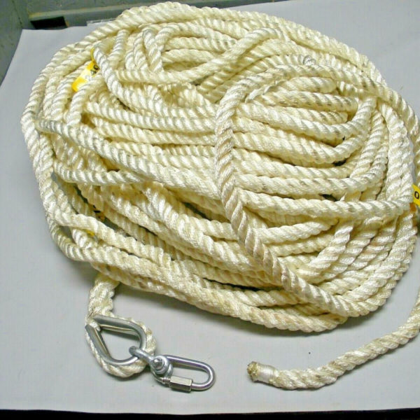 250' Aamstrand Anchor Line 5/8" 3 Strand Line, 20' 5/16" Chain with Storage Bag