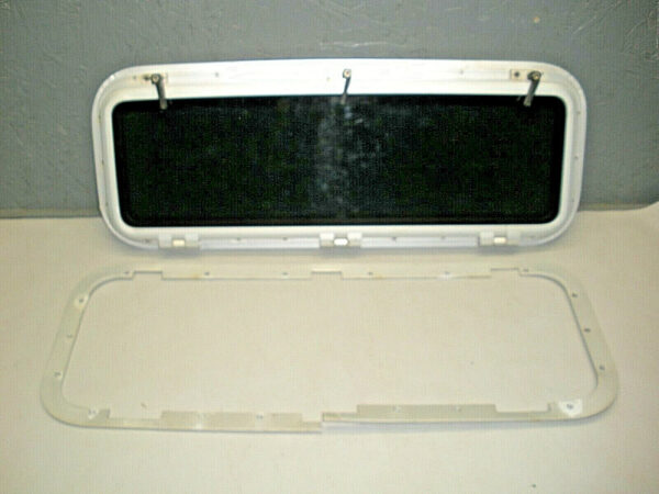 Renken 260 Classic Aft Cabin Window Assembly - Image 2