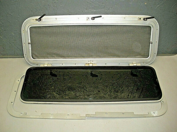 Renken 260 Classic Aft Cabin Window Assembly - Image 3