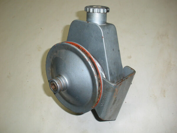 Yamaha GM 305 V/8 Power Steering Pump, Pulley and Bracket (YSC-10070-00-0C)