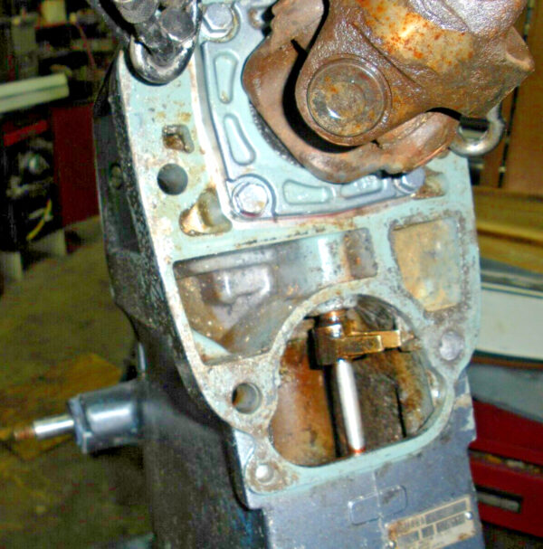 Yamaha 5.0 DR V/8 Outdrive - Needs Repair - Image 6