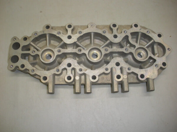 OMC Johnson Evinrude Cylinder Head 323681