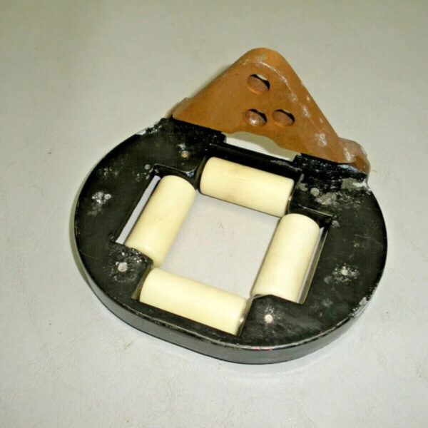 Glendinning Roller Guide Assembly With Bracket 04054