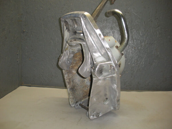 Volvo Penta Gimbal Housing 850676 With Shroud and Steering Arm - Image 2