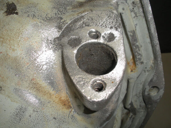 Volvo Penta Gimbal Housing 850676 With Shroud and Steering Arm - Image 7