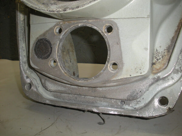 Volvo Penta Gimbal Housing 850676 With Shroud and Steering Arm - Image 8
