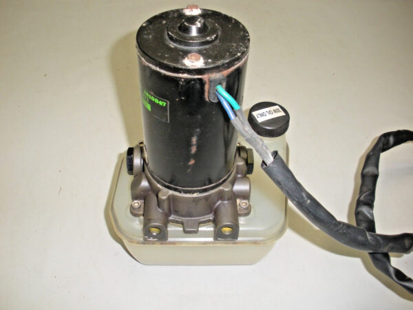 Volvo Penta Trim Tabs Pump Assembly 3819847 - Image 4