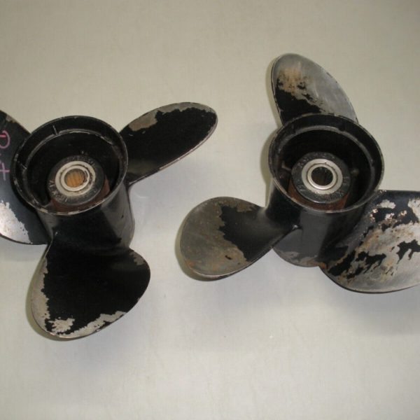 OMC 3 Blade Aluminum Propellers Set 15" X 17P 431930 Port, 391290 Stb