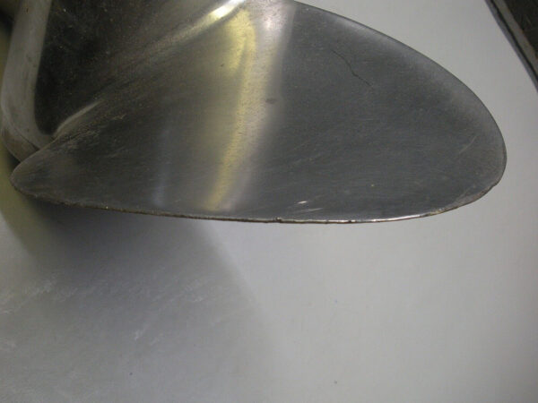 Michigan 3 Blade Stainless Steel Right Hand Propeller 21" X 15 1/4 P, SSM-358-C - Image 2