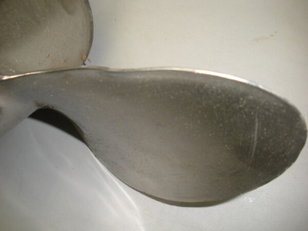 Michigan 3 Blade Stainless Steel Right Hand Propeller 21" X 15 1/4 P, SSM-358-C - Image 4
