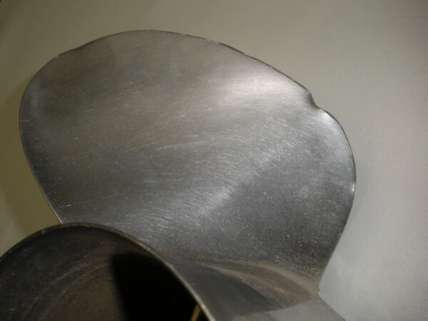 Michigan 3 Blade Stainless Steel Right Hand Propeller 21" X 15 1/4 P, SSM-358-C - Image 5
