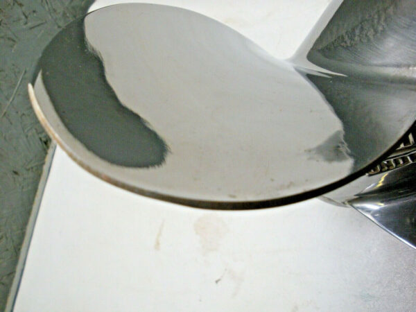 Mercruiser Quicksilver Thunberbolt Stainless Steel Propeller QS5004X 15.5 X 17P - Image 8