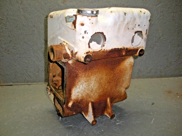 Detroit Diesel Heat Exchanger Coolant Tank 5135271 - Image 2