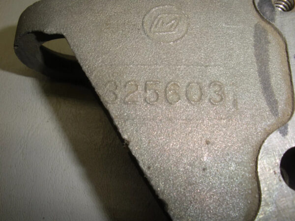 OMC Johnson Evinrude Cylinder Head 325603 - Image 3