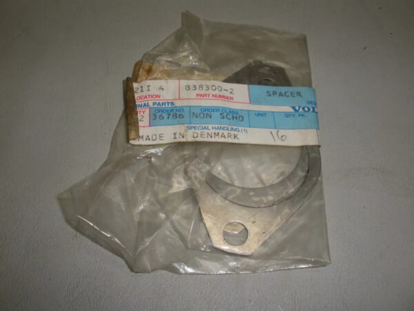 (2) Genuine Volvo Penta Shim/ Spacer 838300