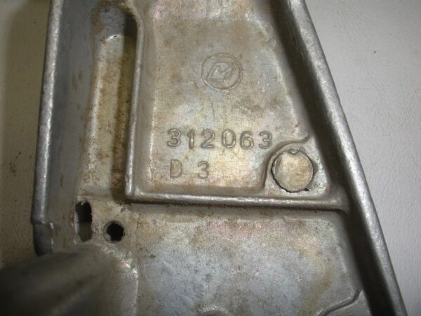 Genuine OMC Johnson Evinrude Motor Bracket 391955 - Image 3