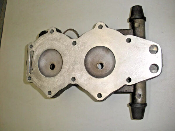 Genuine OMC Johnson Evinrude Cylinder Head 333543 - Image 3