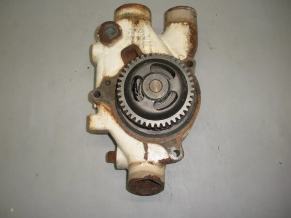 Detroit Diesel Water Pump Housing 5106160 and Water Pump Assembly - Image 2