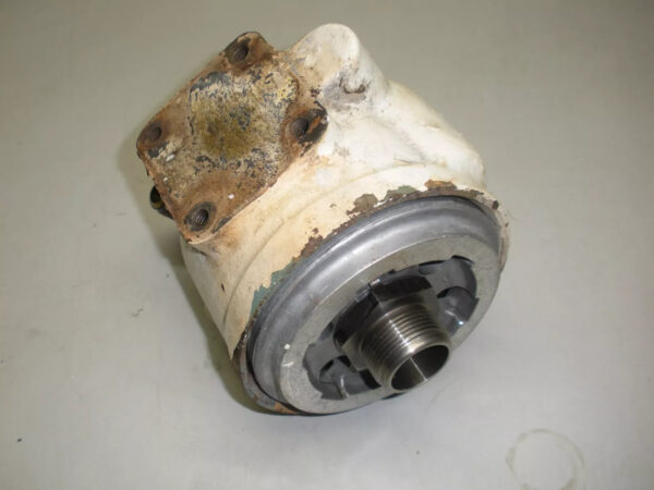 Detroit Diesel / Allison M20 Spin-On Oil Filter Adapter Assembly 5123382 - Image 2