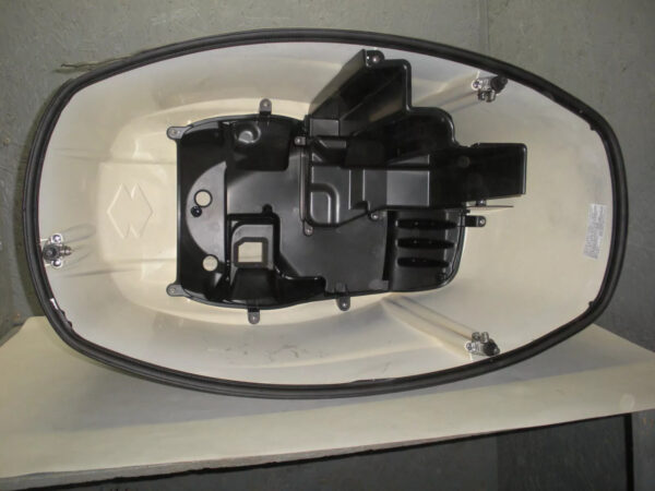 Used Suzuki 200 H.P. Four Stroke Engine Cover 61404-96821-QTN - Image 15
