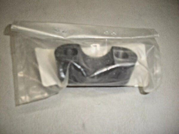 Genuine Yamaha Upper Handle Bar Holder EU0-23814-02 - Image 2