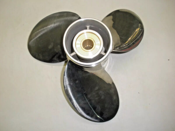 Suzuki Watergrip Stainless Steel 3 Blade Propeller 15 1/2" X 17L 990C0-0084L-17P - Image 2