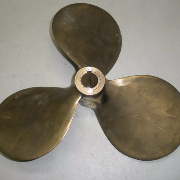 POSSIBLE 13" X 11P R.H. Bronze 3 Blade Propeller READ DESCRIPTION