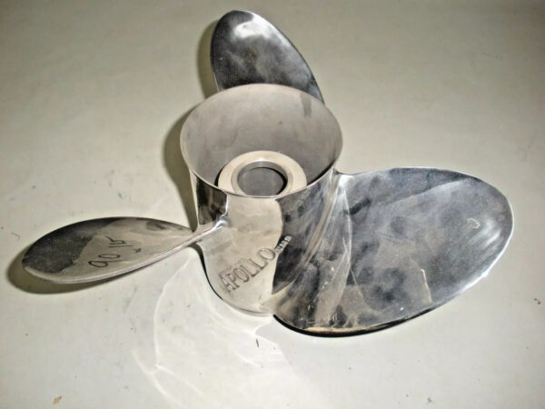 Michigan Apollo XHS 3 Blade S.S. Propeller 993145-13 1/8X18. 13 1/8" X 18R