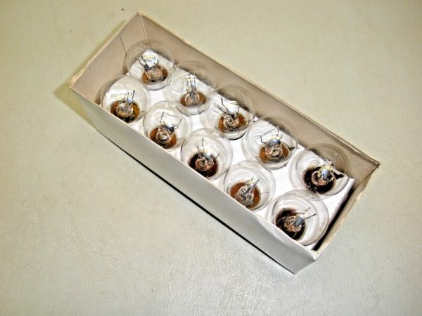 Qty (10) Camco 12 Volt 1157 Double Filament Clear Automobile/ Marine Bulb 54806