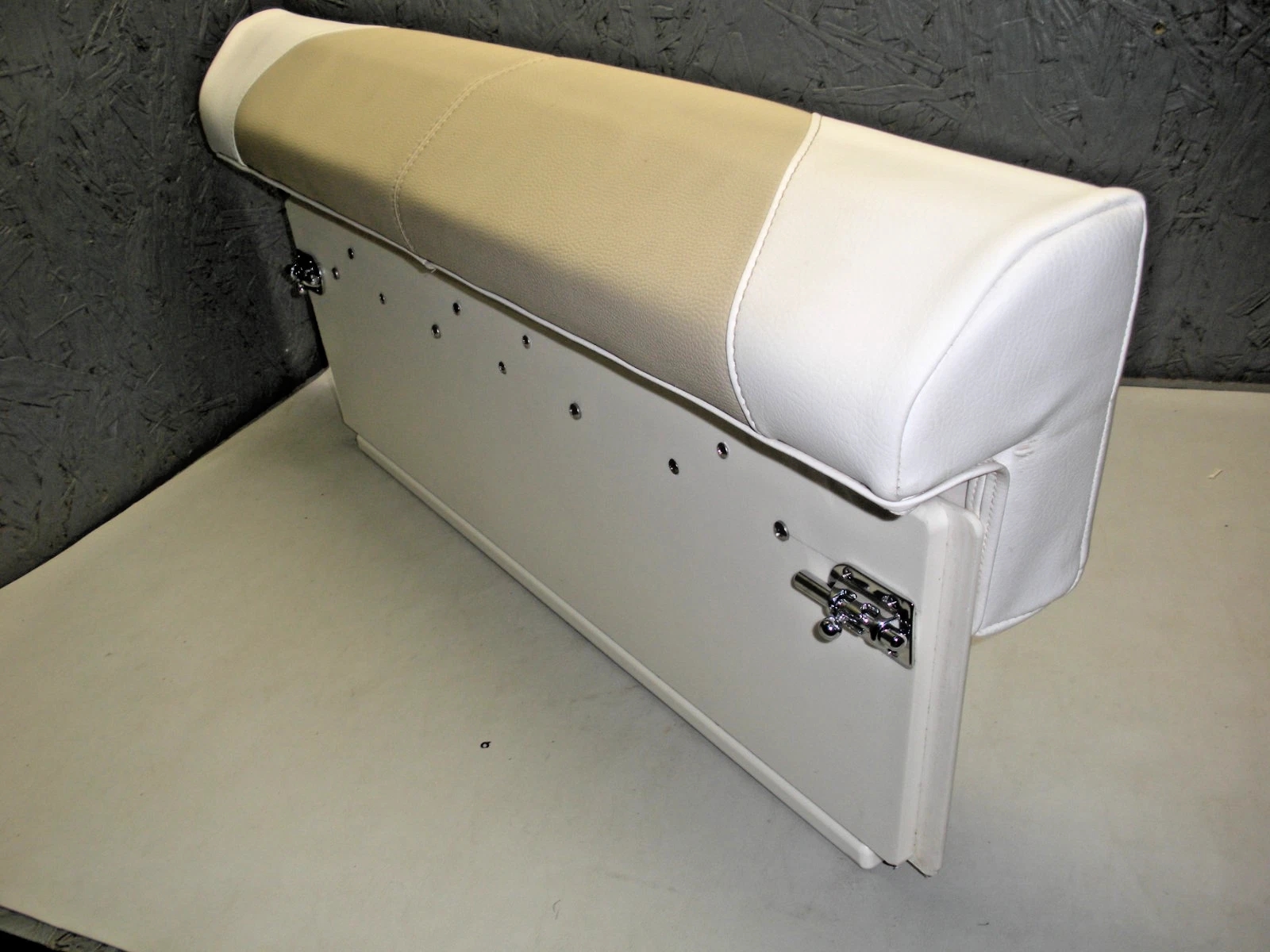 Bulls Bay 200 Aft Seat Cushion Center Backrest With Frame - Image 4