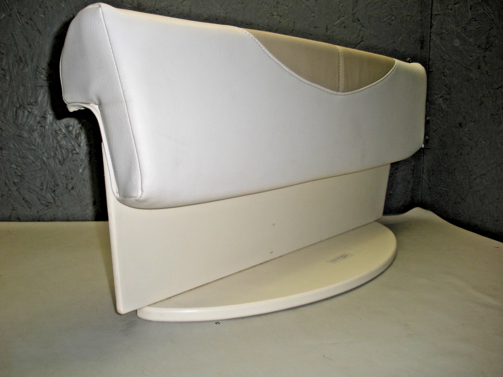 Bulls Bay 200 Aft Seat Cushion Center Backrest With Frame - Image 5