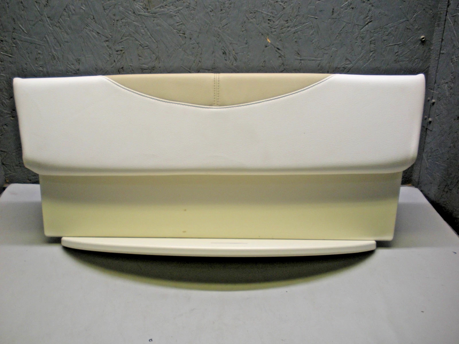 Bulls Bay 200 Aft Seat Cushion Center Backrest With Frame - Image 6