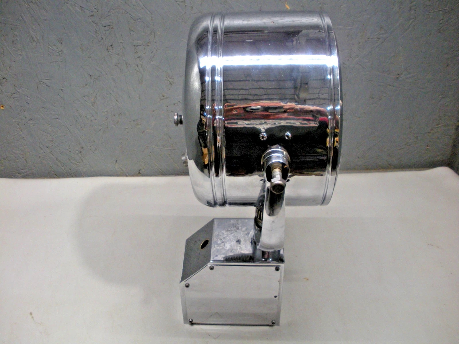 Vintage Rayline / Hatteras Model 733FCA Searchlight. Chrome Has Been Restored - Image 9