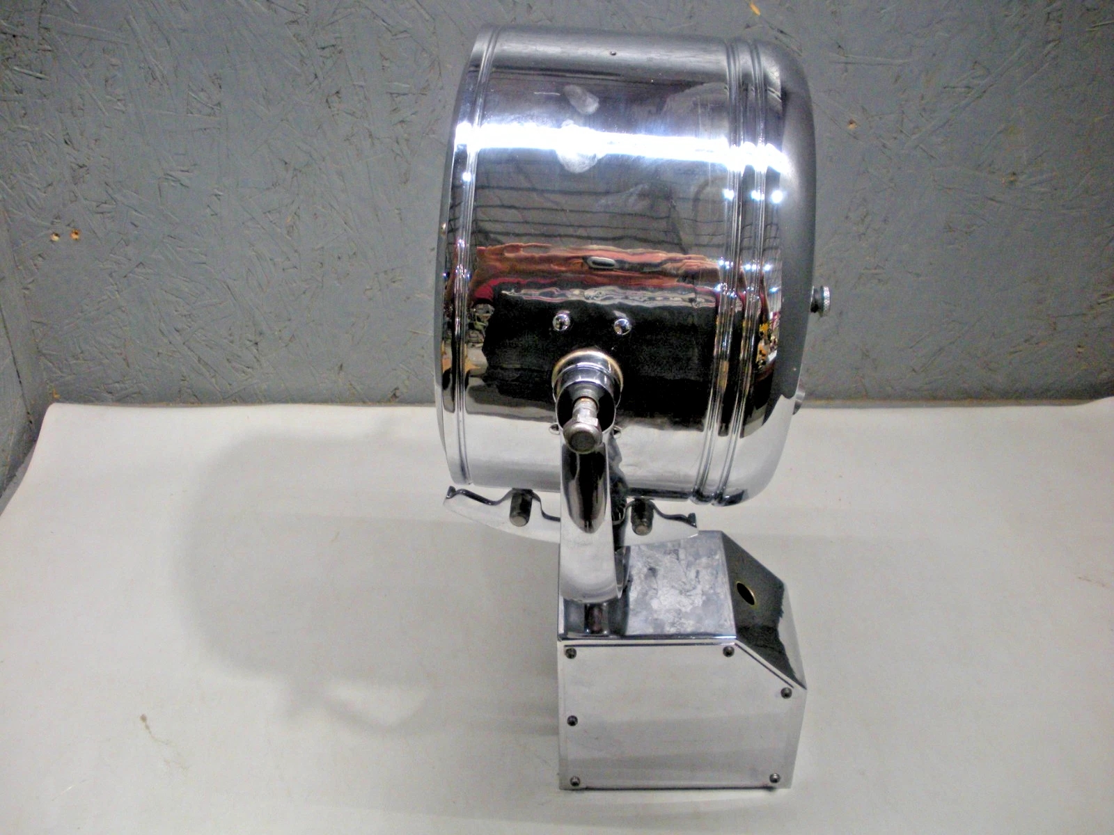 Vintage Rayline / Hatteras Model 733FCA Searchlight. Chrome Has Been Restored - Image 10