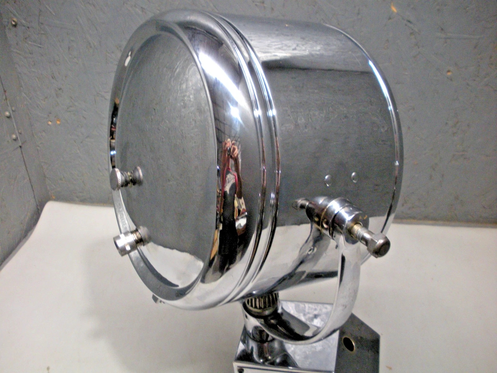 Vintage Rayline / Hatteras Model 733FCA Searchlight. Chrome Has Been Restored - Image 12