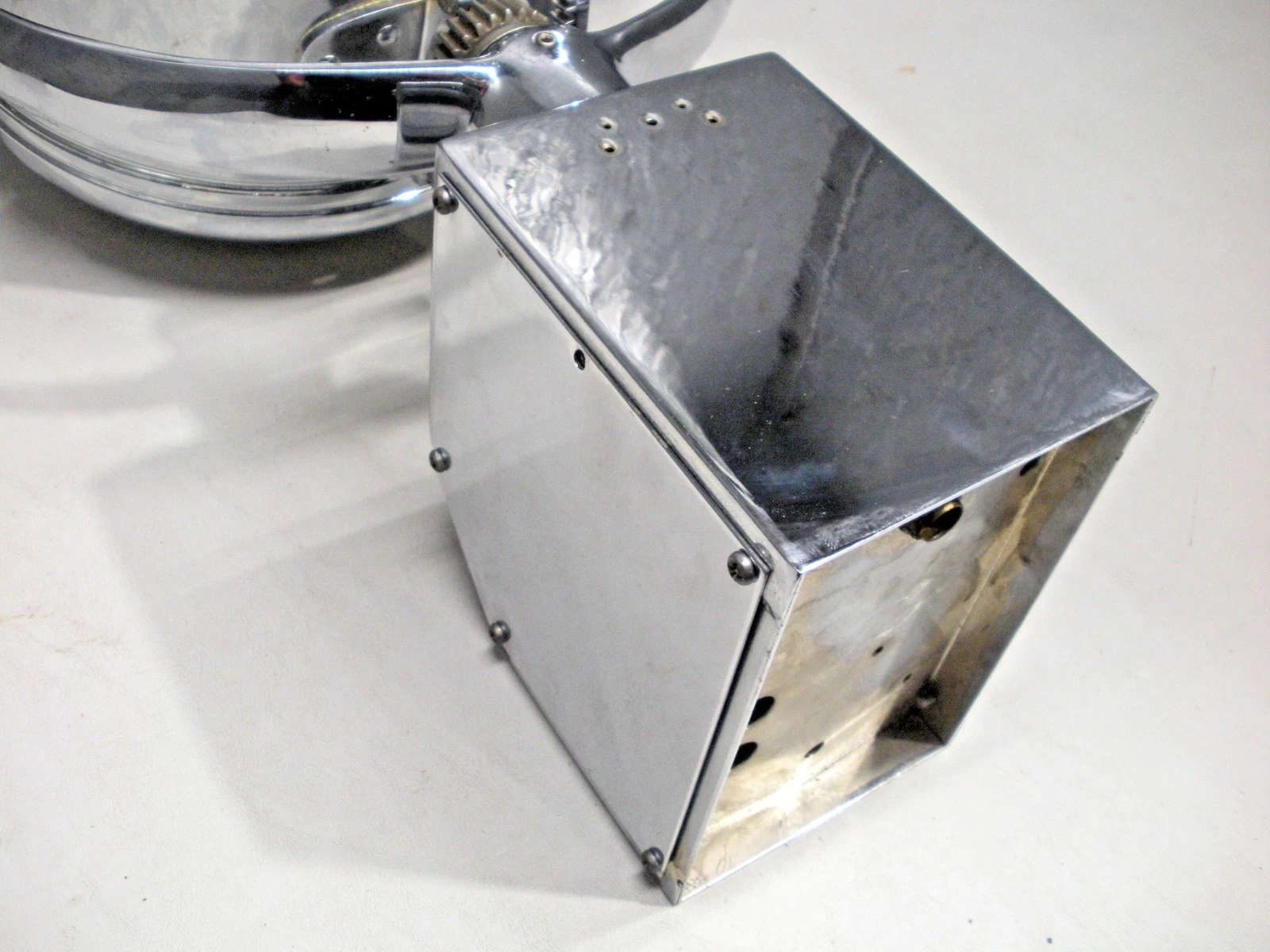 Vintage Rayline / Hatteras Model 733FCA Searchlight. Chrome Has Been Restored - Image 16