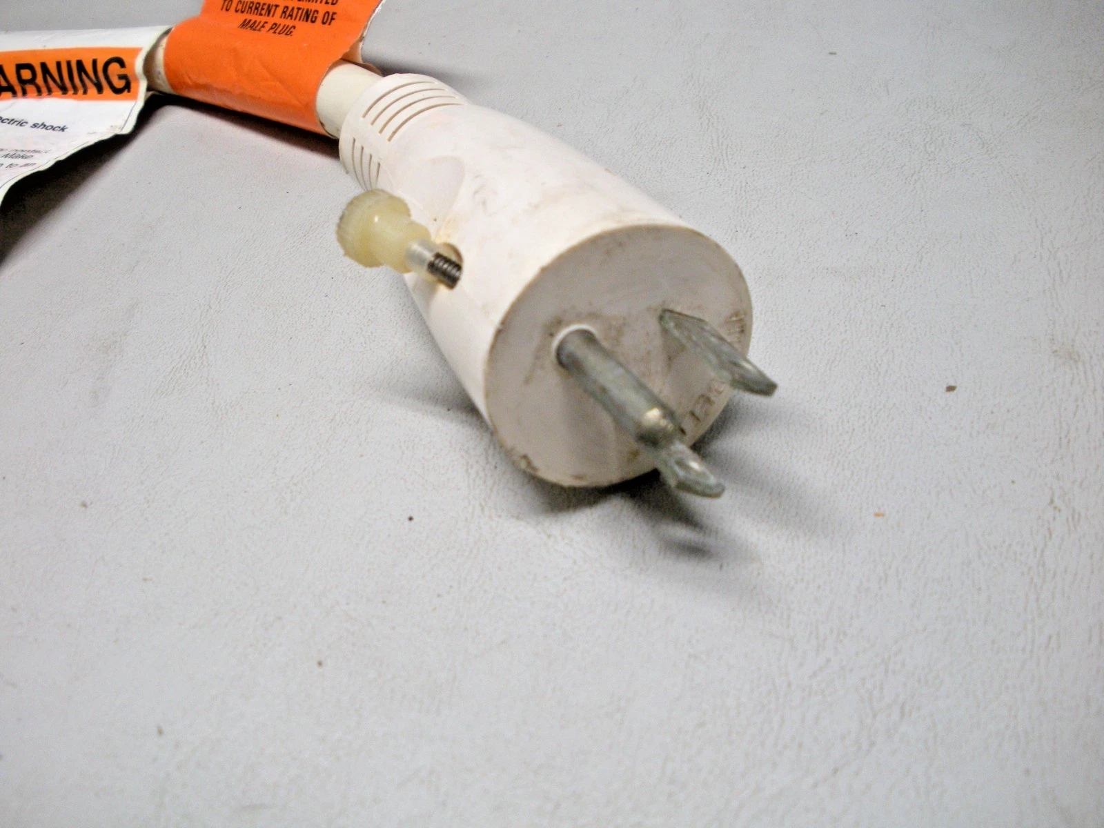 Genuine Hubbell 15A/ 125V Male to 30A/ 125 Female Pigtail Adapter HBL61CM22W - Image 3
