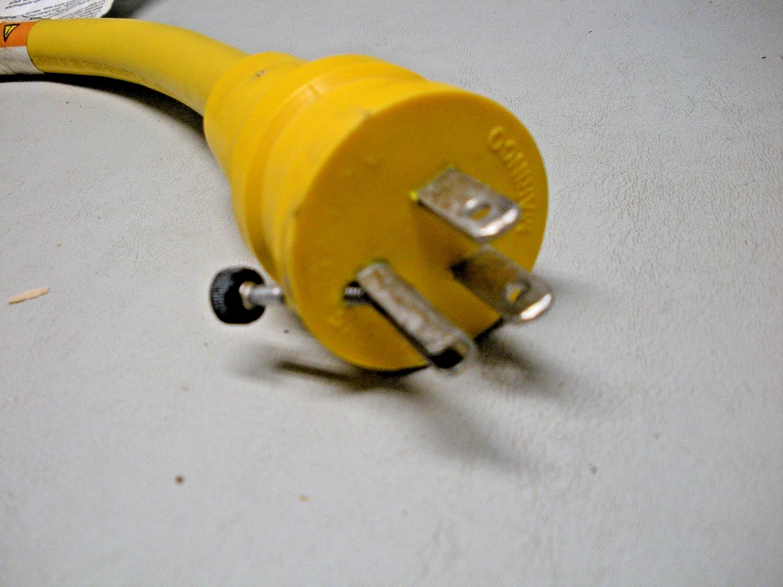 Genuine Marinco 15A/ 125V Male to 30A/ 125 Female Pigtail Adapter 104SPP - Image 3