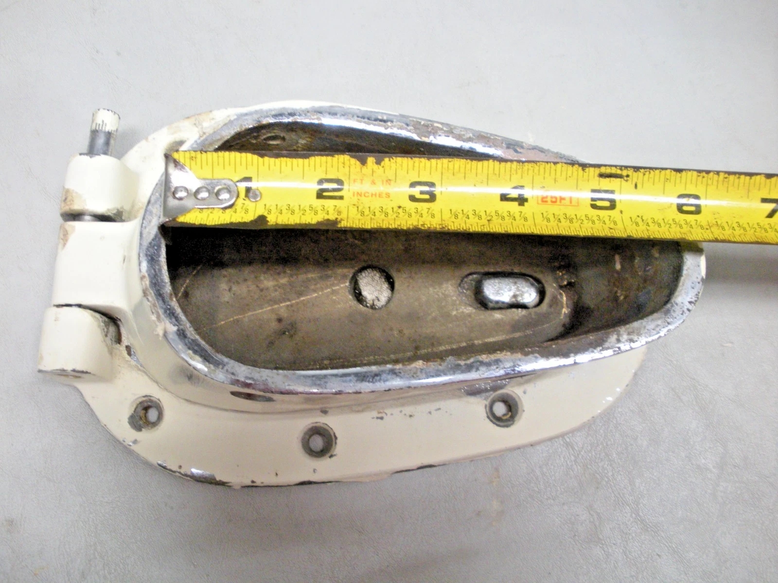 Hatteras Yachts Chrome Plated Mast Hinged Base - Image 8