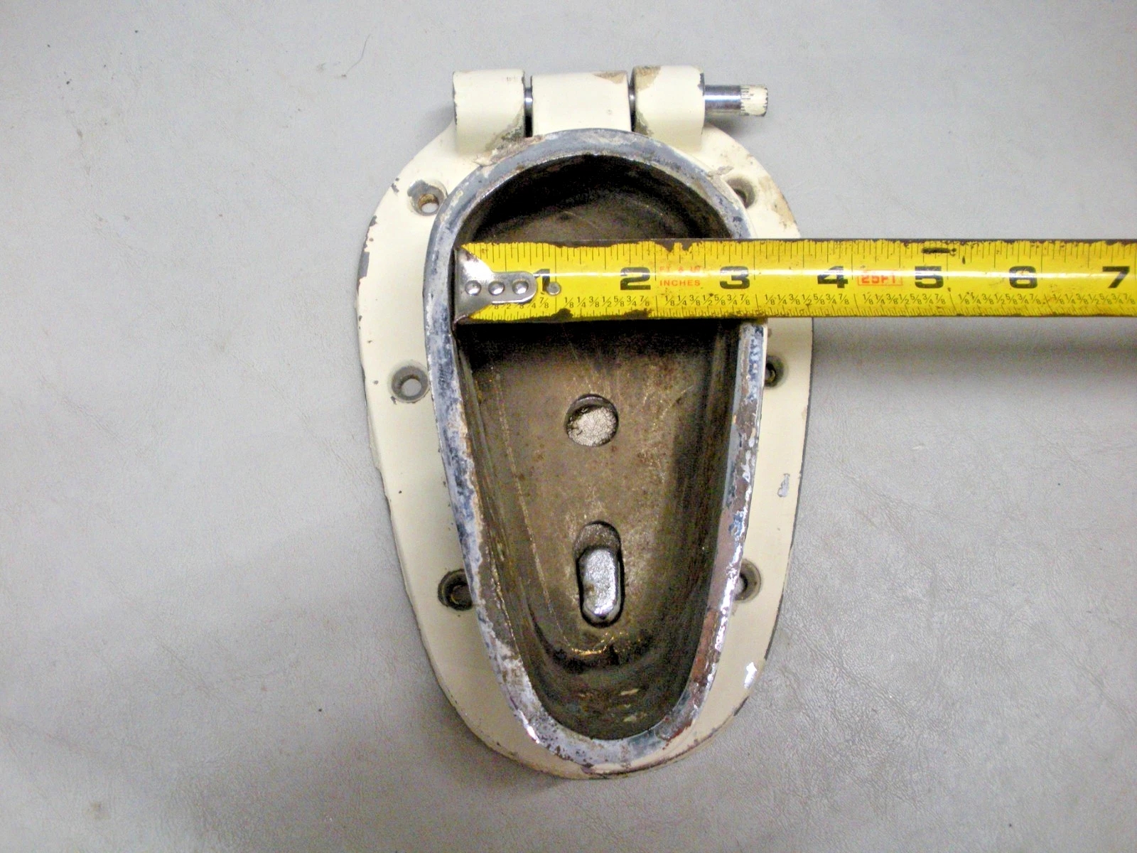 Hatteras Yachts Chrome Plated Mast Hinged Base - Image 9