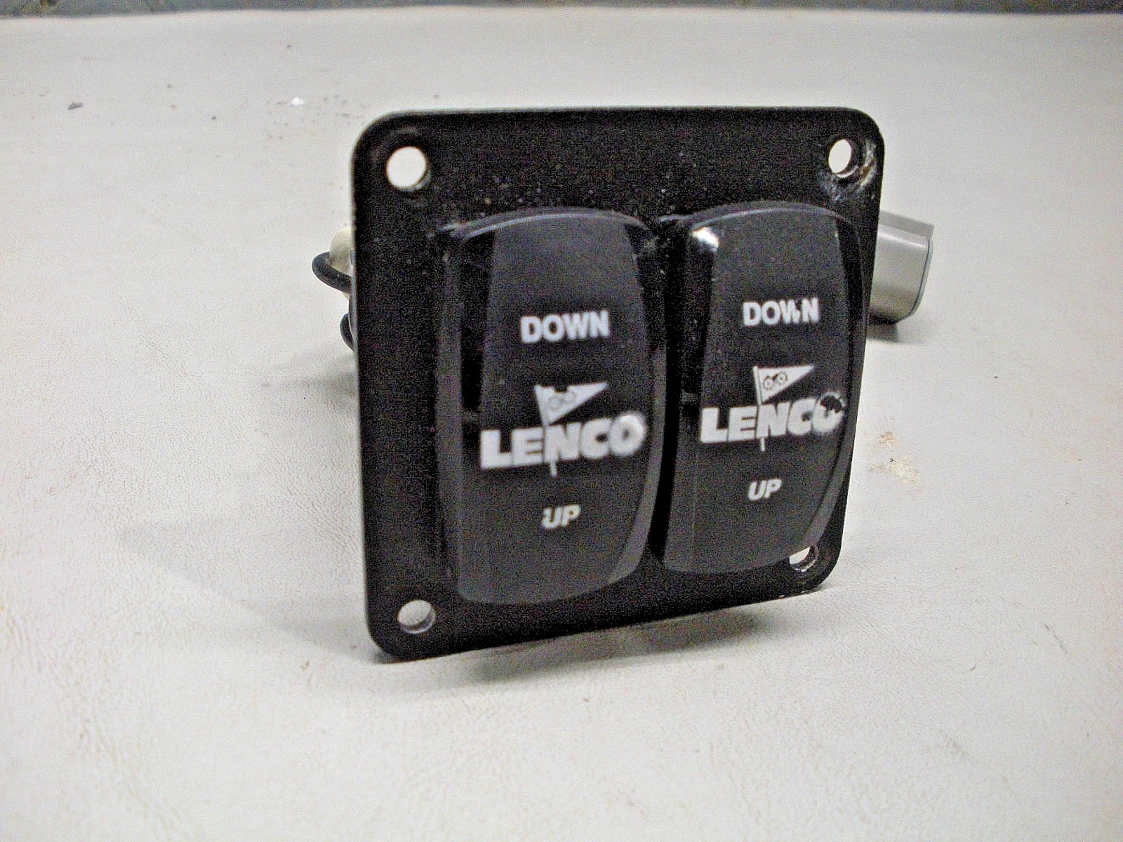 Lenco Trim Tabs Control Panel with VLD1 Contura Switches