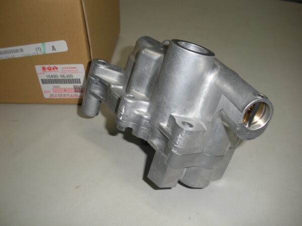 Genuine Suzuki Oil Pump 16400-96J00 - Image 2
