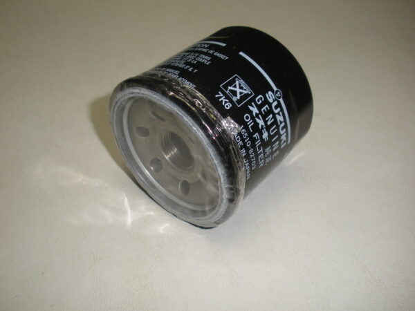Genuine Suzuki Oil Filter 16510-82703 Fits DF140 - Image 2