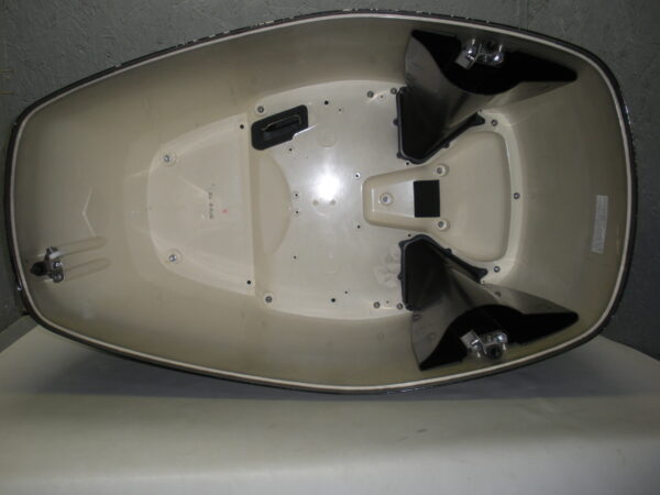 Used Suzuki 250 H.P. Four Stroke Engine Cover 61420-98802-YAY - Image 5